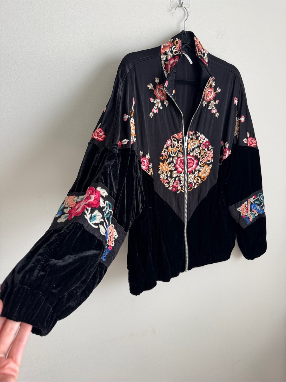 Free People Embroidered Velvet Bomber Jacket Black Size Medium - Picture 4 of 14